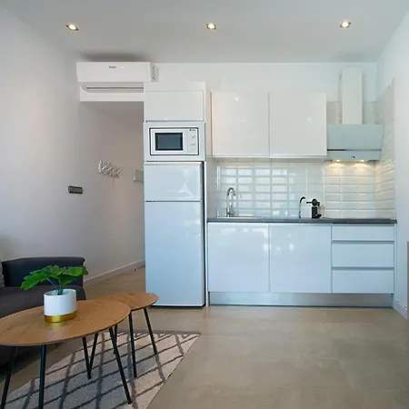 Estudio En Con Piscina Apartment