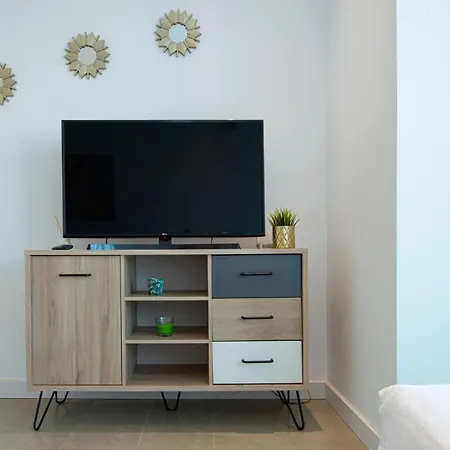 Estudio En Con Piscina توريمولينوس